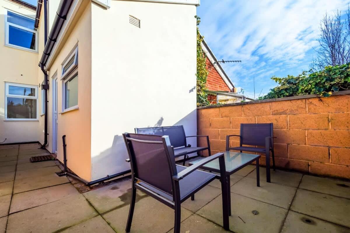 Penkhull House By Truestays - 4 Bedroom House In Stoke-On-Trent Esterno foto
