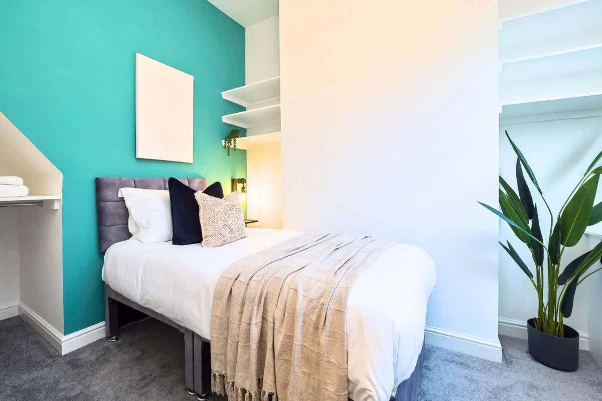 Penkhull House By Truestays - 4 Bedroom House In Stoke-On-Trent Esterno foto